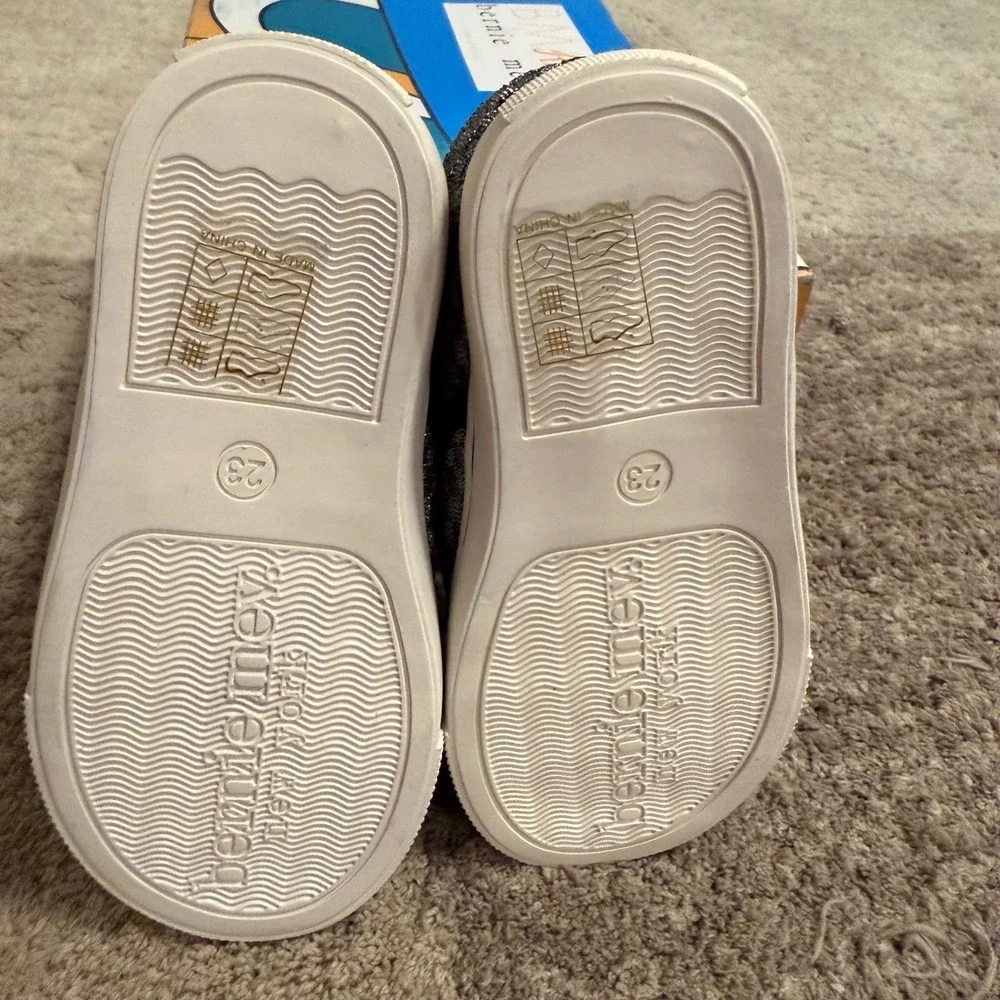 Bernie Mev Kids Silver Metallic Elastic Slip On Sneakers Size 23 EU Toddler 7
